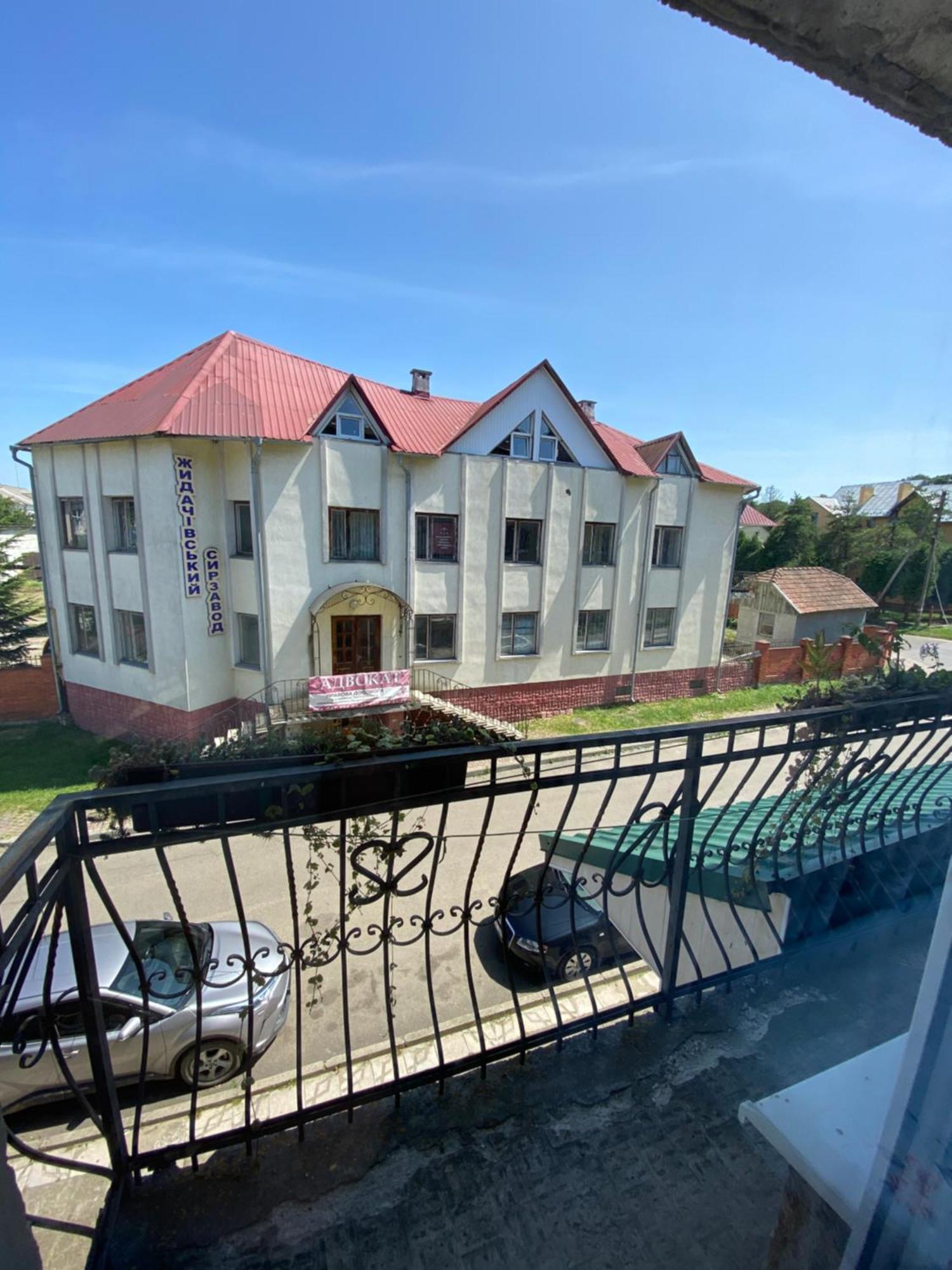 Hotel Удеч Zhidachov Exterior foto