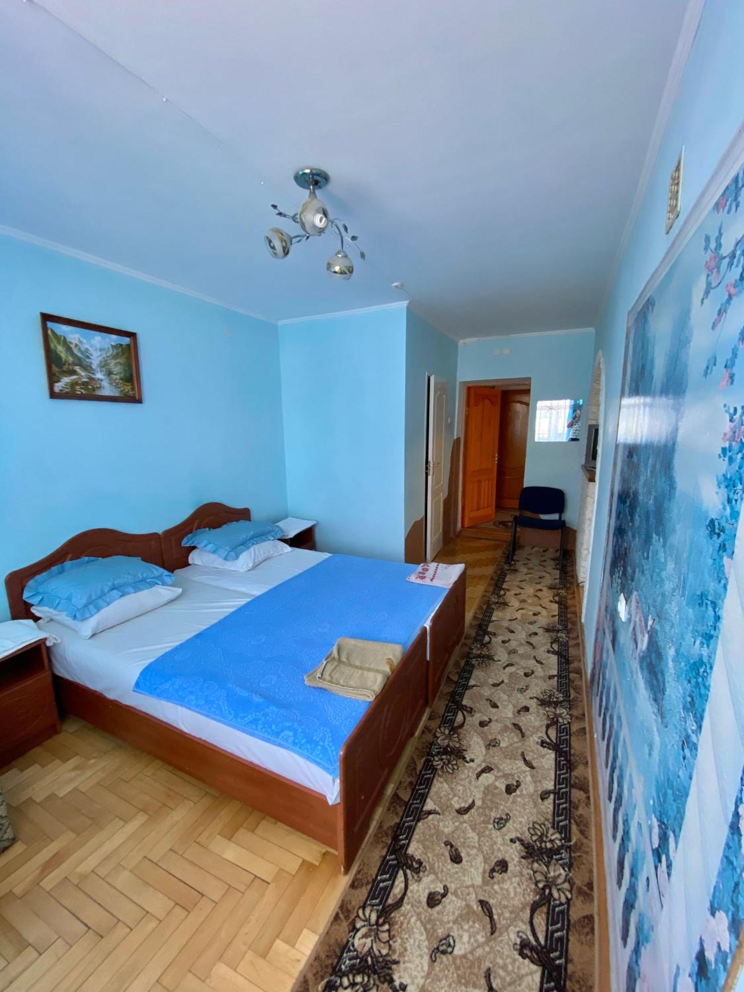 Hotel Удеч Zhidachov Exterior foto
