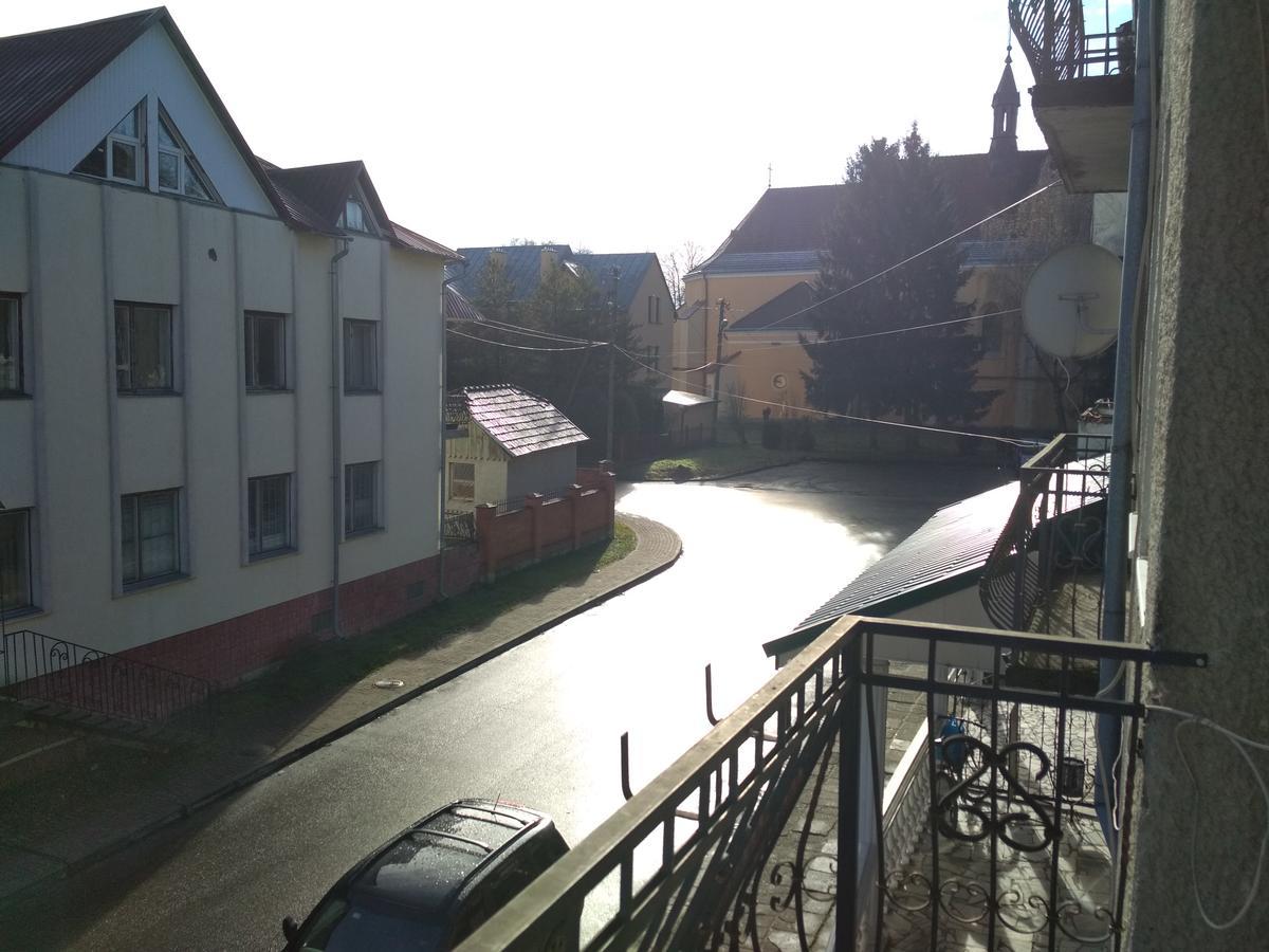 Hotel Удеч Zhidachov Exterior foto