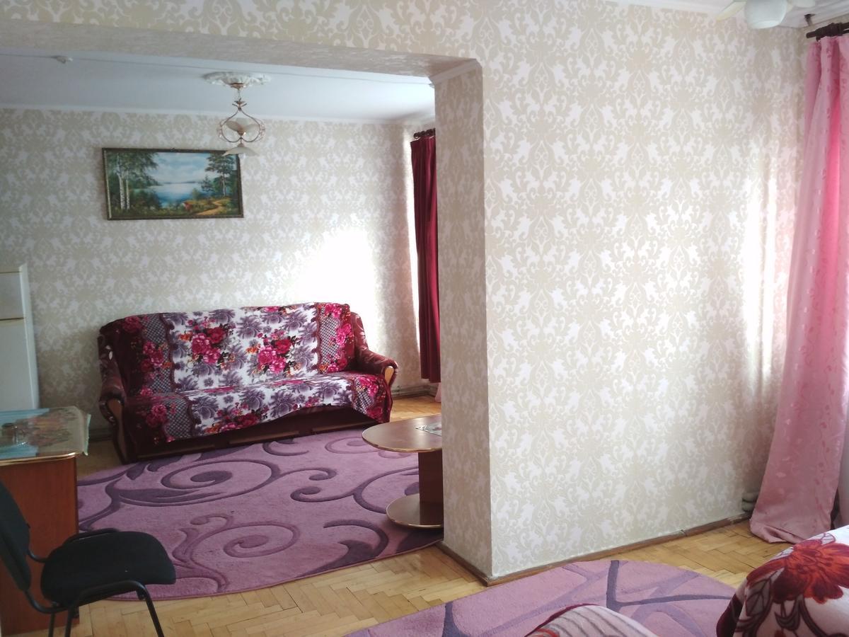 Hotel Удеч Zhidachov Exterior foto