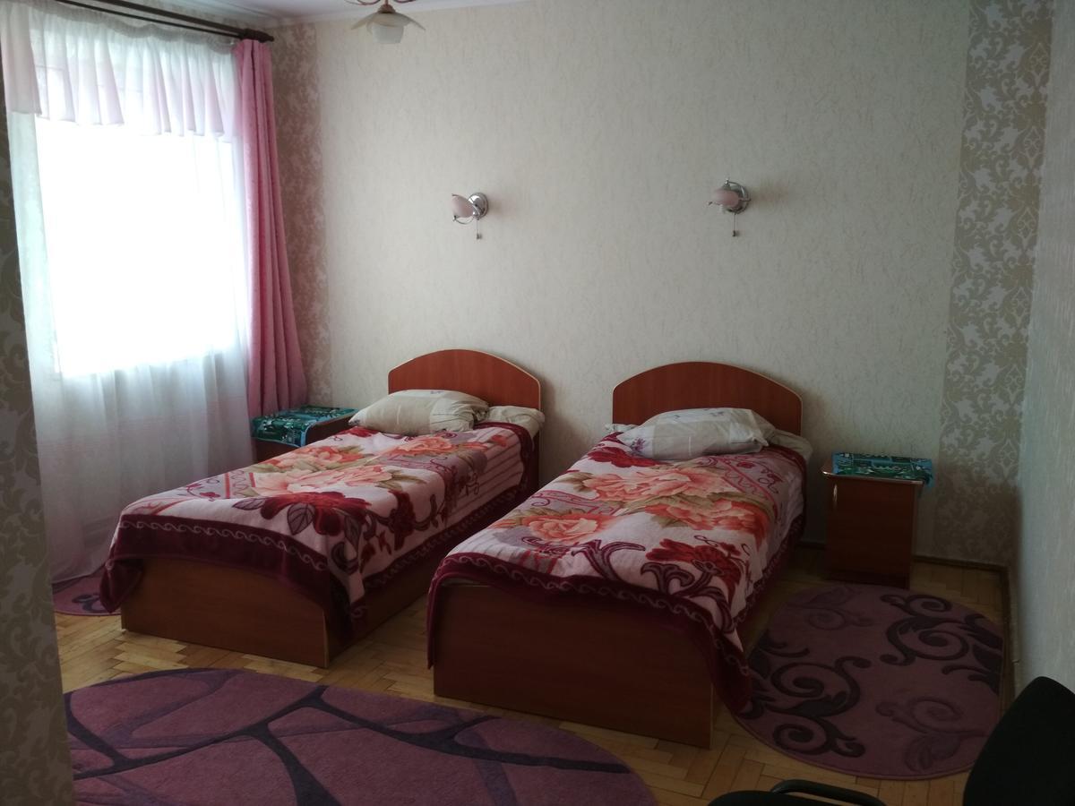 Hotel Удеч Zhidachov Exterior foto